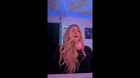 bunnyslutt online show from March 18, 5:27 pm