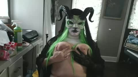 bunnytoes5505 online show from June 18, 8:24 pm