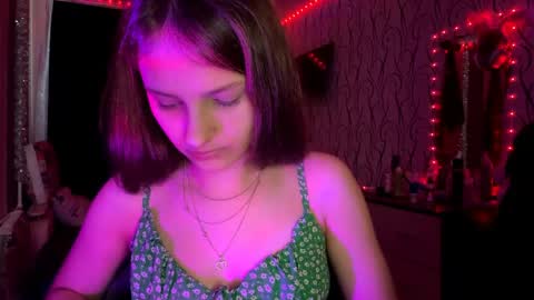 Snapshot of bunnytrussel chatting on May 31, 9:16 am Bella online show from May 31, 9:16 am