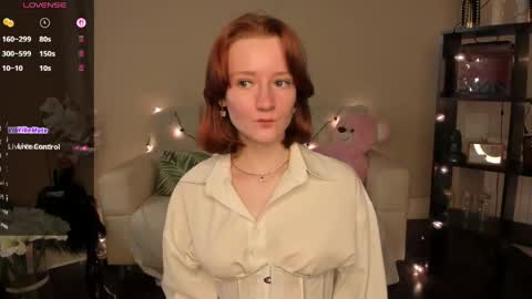Snapshot of bunnyy_4u chatting on May 19, 3:51 pm Lilith online show from May 19, 3:51 pm