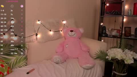 Snapshot of bunnyy_4u chatting on June 8, 3:34 pm Lilith online show from June 8, 3:34 pm