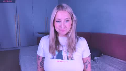 Lissa online show from June 14, 8:11 pm