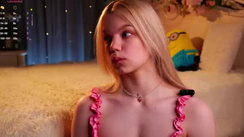 Snapshot of burnletitallburn chatting on May 5, 4:37 pm Jessica online show from May 5, 4:37 pm