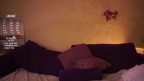 Snapshot of burnletitallburn chatting on July 16, 2:50 am Jessica online show from July 16, 2:50 am