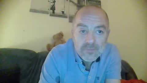 burnleyguy1977 online show from December 6, 4:36 am