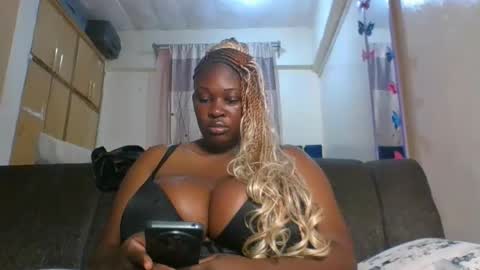 Snapshot of burstysasha chatting on May 30, 7:22 pm burstysasha online show from May 30, 7:22 pm