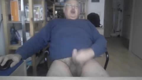 Snapshot of busibaer666 chatting on October 25, 6:32 am busi online show from October 25, 6:32 am