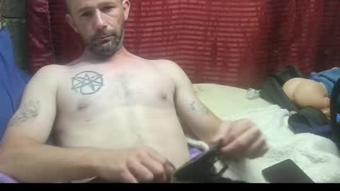Snapshot of buster18hymen chatting on June 17, 6:16 am Buster18Hymen online show from June 17, 6:16 am