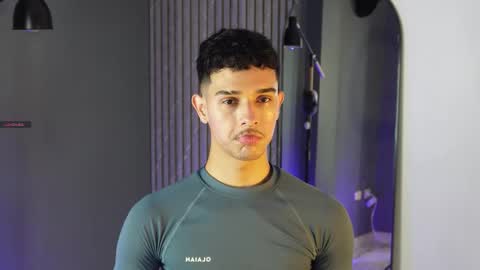 Buster independent model online show from September 24, 6:00 pm