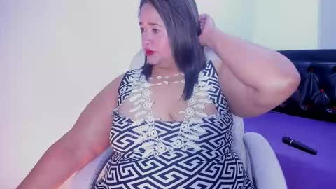 Snapshot of busty_juicyy chatting on February 23, 12:35 pm busty juicyy online show from February 23, 12:35 pm