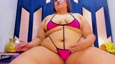 Snapshot of busty_juicyy chatting on July 18, 4:33 pm busty juicyy online show from July 18, 4:33 pm