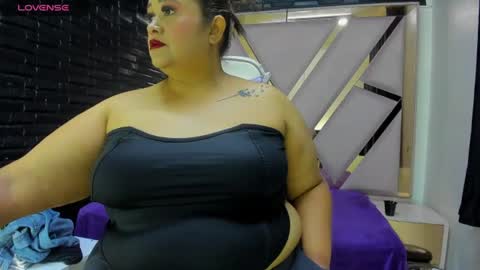 Snapshot of busty_juicyy chatting on July 25, 2:14 pm busty juicyy online show from July 25, 2:14 pm
