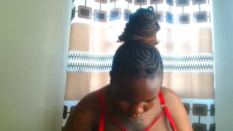 Snapshot of busty_mellons69 chatting on December 18, 9:15 am busty_mellons69 online show from December 18, 9:15 am