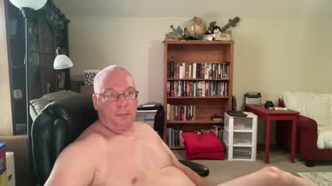 bustyballs100 online show from September 12, 3:23 pm