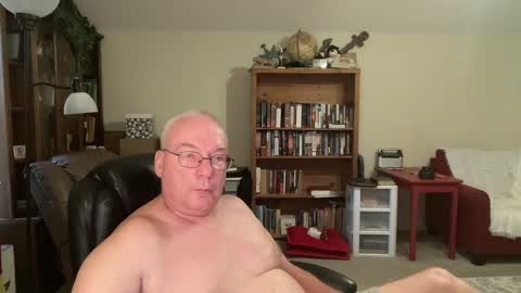 bustyballs100 online show from October 7, 1:19 pm