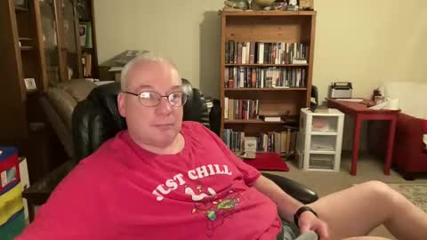 bustyballs100 online show from February 6, 3:44 am