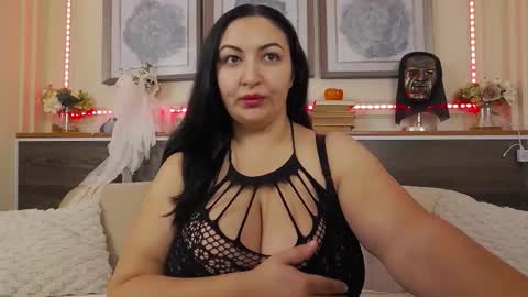 Snapshot of bustyeva_ chatting on October 31, 4:24 am      online between 6AM and 2PM EET almost everyday. online show from October 31, 4:24 am