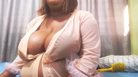 bustymaturestepmum online show from June 1, 6:15 am