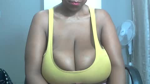 bustytessa37 online show from February 19, 4:12 am