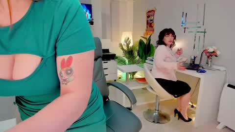 Sara and  Coral long hair online show from January 17, 12:31 pm