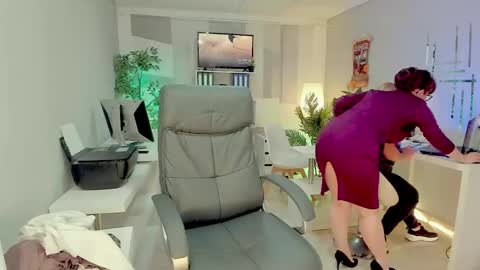 Sara and  Coral long hair online show from February 17, 7:42 pm