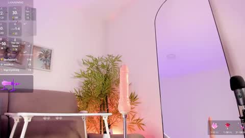 Snapshot of butterflyy1 chatting on December 8, 12:40 am butterflyy1 online show from December 8, 12:40 am