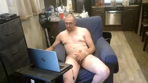 Snapshot of buttnaked4u1 chatting on July 17, 7:30 pm buttnaked4u1 online show from July 17, 7:30 pm