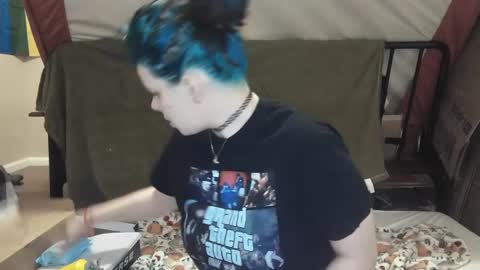 Snapshot of bvnny420 chatting on December 16, 1:42 am River online show from December 16, 1:42 am