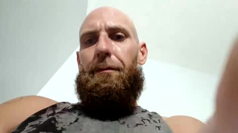 Snapshot of bwc1992863 chatting on November 8, 9:31 am Hugeuncut92 online show from November 8, 9:31 am