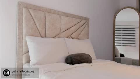    online show from September 25, 2:15 am