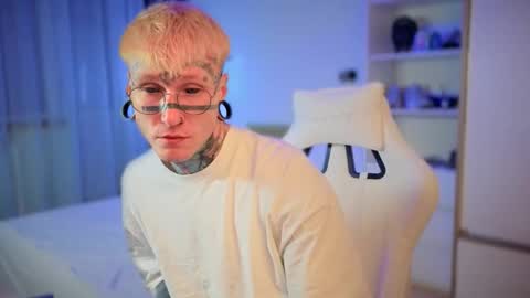 c10h15on online show from January 10, 1:13 pm