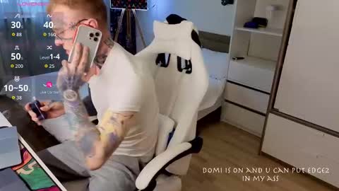 Snapshot of c10h15on chatting on February 20, 9:00 am c10h15on online show from February 20, 9:00 am