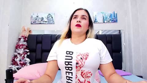 Snapshot of c_fox_ chatting on January 12, 3:07 am Carolina online show from January 12, 3:07 am