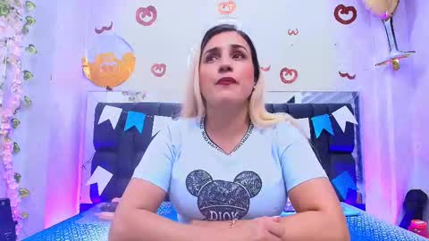 Snapshot of c_fox_ chatting on September 23, 3:09 am Carolina online show from September 23, 3:09 am