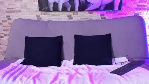 Alexis  Eric - Independent Model online show from December 16, 10:40 am