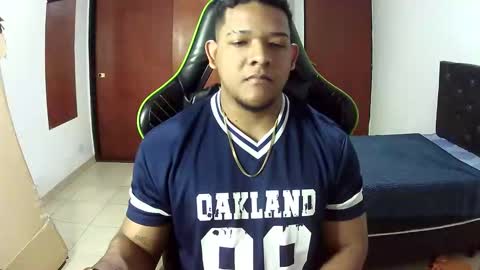 Snapshot of caballerozodi chatting on October 20, 2:45 am caballerozodi online show from October 20, 2:45 am