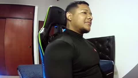 Snapshot of caballerozodi chatting on October 26, 3:29 pm caballerozodi online show from October 26, 3:29 pm