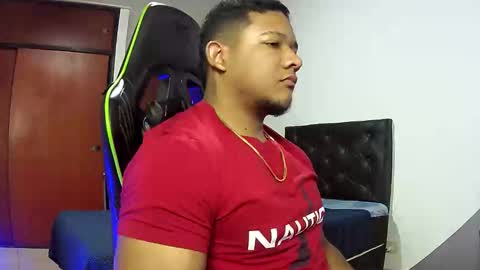 Snapshot of caballerozodi chatting on October 29, 10:11 pm caballerozodi online show from October 29, 10:11 pm