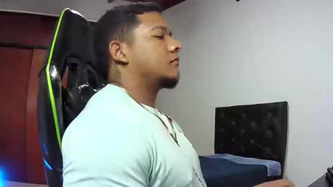 Snapshot of caballerozodi chatting on November 7, 7:36 pm caballerozodi online show from November 7, 7:36 pm