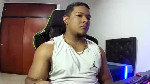 Snapshot of caballerozodi chatting on November 27, 6:43 pm caballerozodi online show from November 27, 6:43 pm