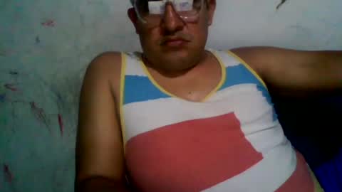 Snapshot of cachito83915 chatting on June 24, 4:11 am Cachudosexy online show from June 24, 4:11 am