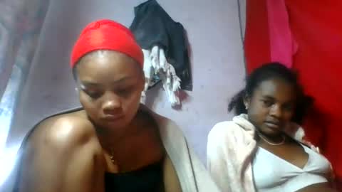 Snapshot of caella98 chatting on July 26, 8:16 pm caella98 online show from July 26, 8:16 pm