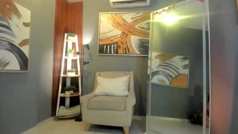 I am Katherine  online show from March 4, 10:54 am