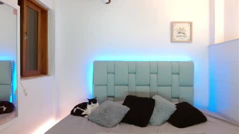 Snapshot of cailyn_briona chatting on November 14, 12:20 am Cailyn Independent model online show from November 14, 12:20 am