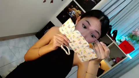caitlin online show from July 28, 1:23 am