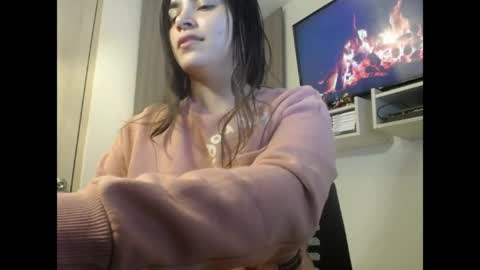 caitlingomez0 online show from May 7, 10:53 am