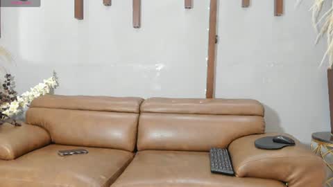 Snapshot of caitlyn_star chatting on June 11, 1:20 pm caitlyn_star online show from June 11, 1:20 pm