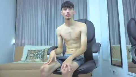 Snapshot of caled_saenz chatting on June 11, 7:56 pm caled_saenz online show from June 11, 7:56 pm