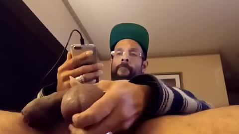 Snapshot of calidickfoshow chatting on December 14, 12:44 pm Hugh joh Meathammer online show from December 14, 12:44 pm