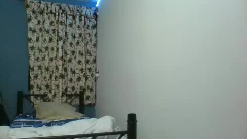 Snapshot of calienteh0t chatting on December 24, 7:39 am calienteh0t online show from December 24, 7:39 am